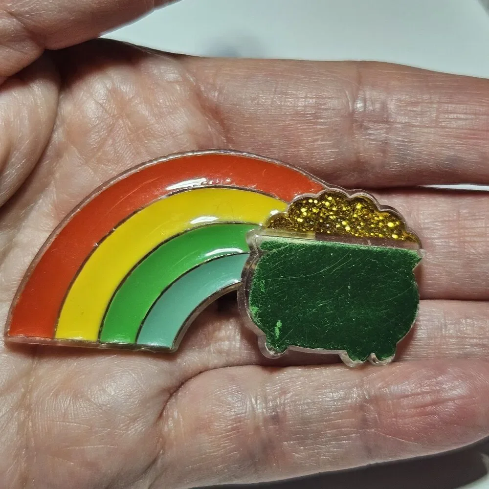 Pot Of Gold At End Of Rainbow Lapel Pin Plastic Size Vintage By Hallmark 1982